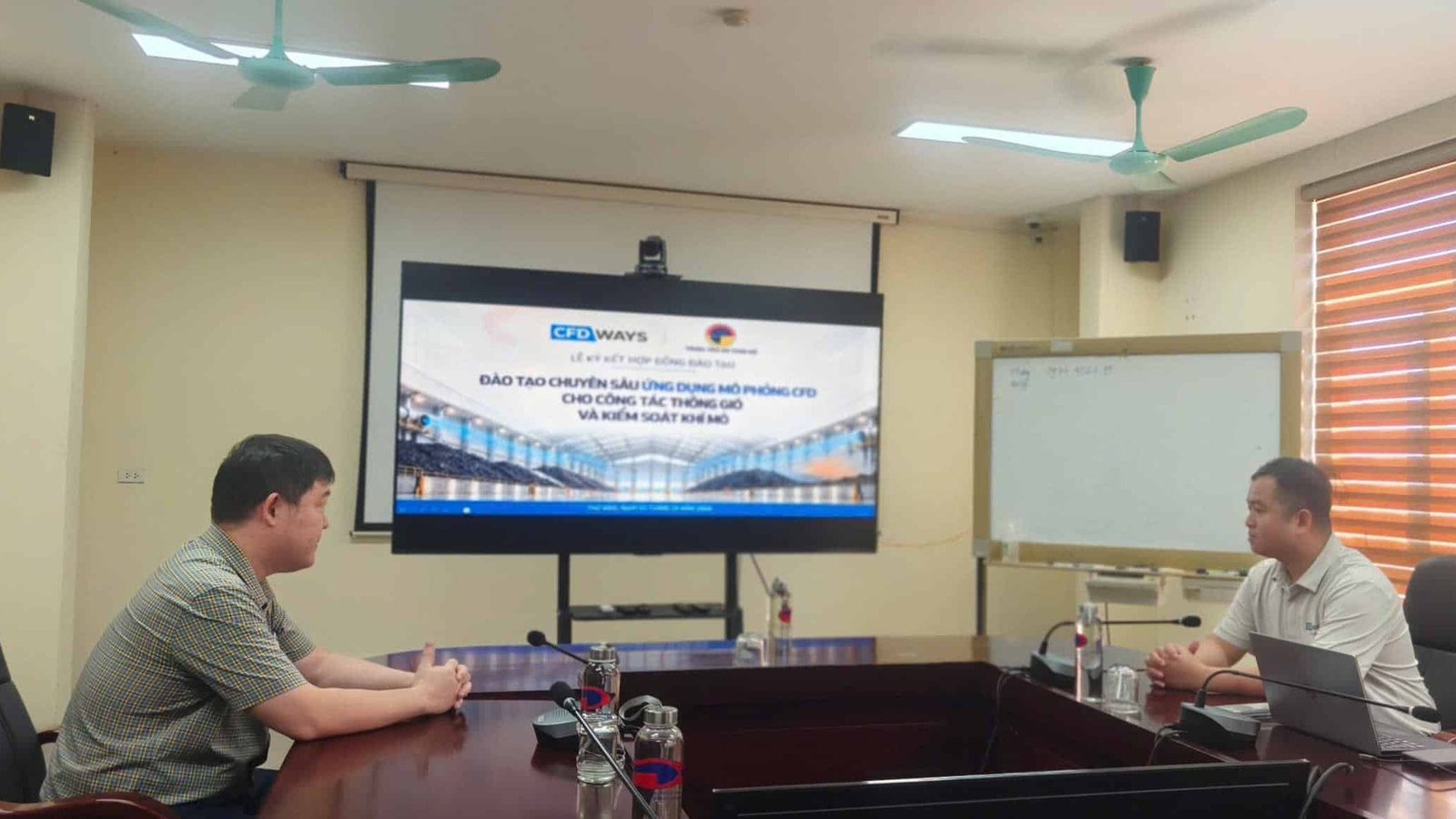 Lễ ký kết hợp đồng đào tạo giữa CFDWAYS và Trung tâm An toàn Mỏ